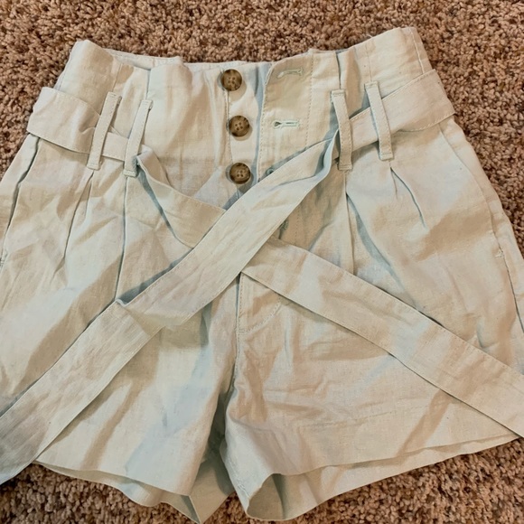 Abercrombie and Fitch Paperbag Shorts - Picture 2 of 5